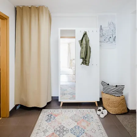 Apartment Days - With Workspace By Tv Tower In Zizkov Prague
