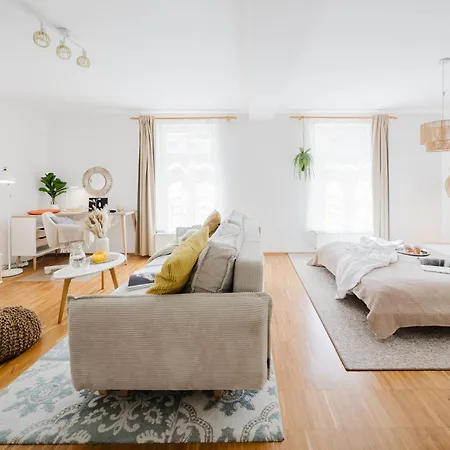 Days - With Workspace By Tv Tower In Zizkov *