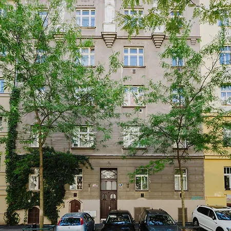 Days - With Workspace By Tv Tower In Zizkov Apartment Prague