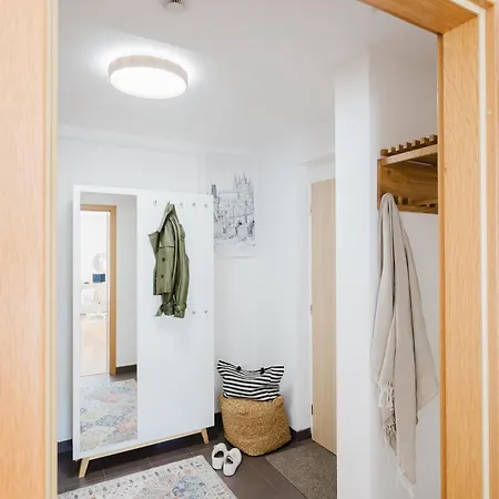Days - With Workspace By Tv Tower In Zizkov *